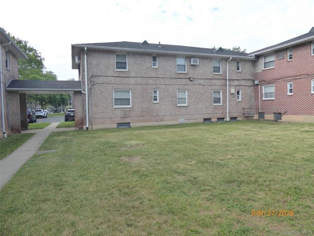 268-37 82nd Avenue 274A, New Hyde Park, NY 11040