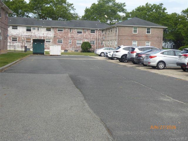 268-37 82nd Avenue 274A, New Hyde Park, NY 11040