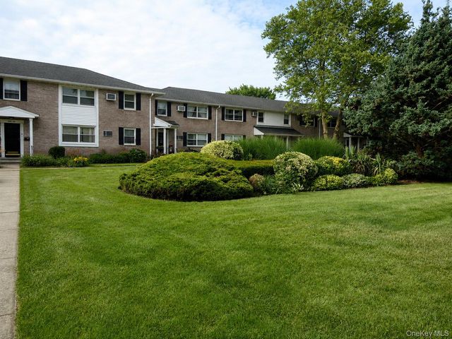 268-37 82nd Avenue 274A, New Hyde Park, NY 11040