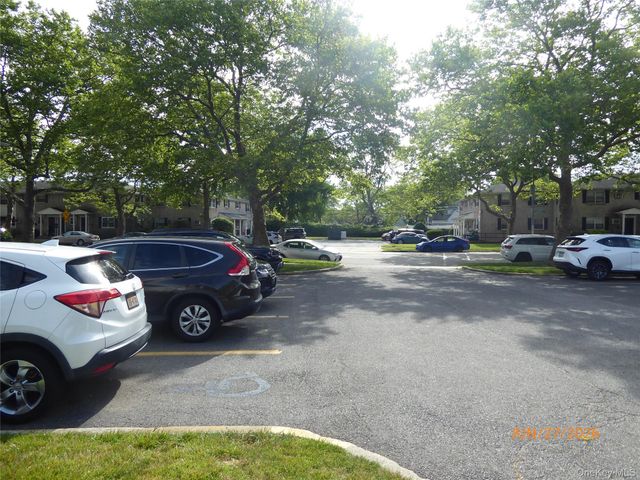 268-37 82nd Avenue 274A, New Hyde Park, NY 11040