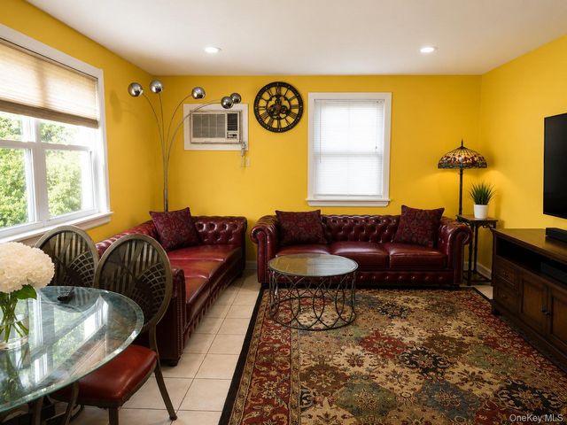 268-37 82nd Avenue 274A, New Hyde Park, NY 11040