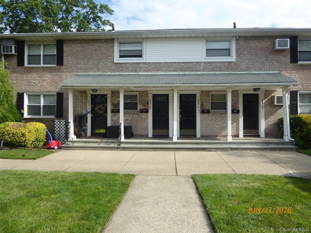 268-37 82nd Avenue 274A, New Hyde Park, NY 11040