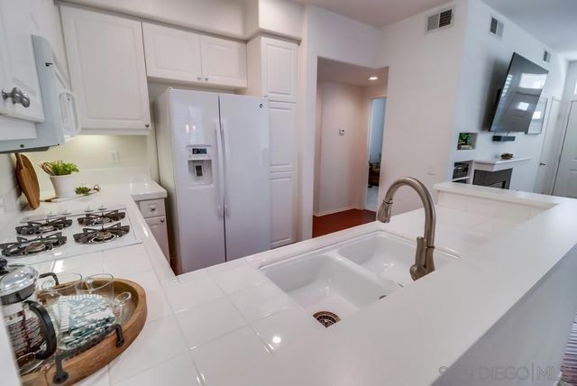 10776 Sabre Hill Dr 150, San Diego, CA 92128