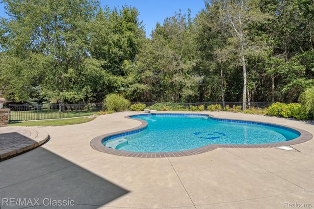 2368 Tanbark, Highland Charter Township, MI 48380