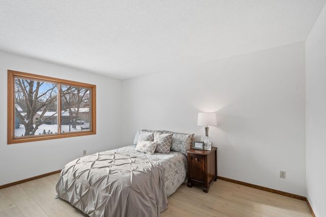 2200 74th Avenue N, Brooklyn Park, MN 55444