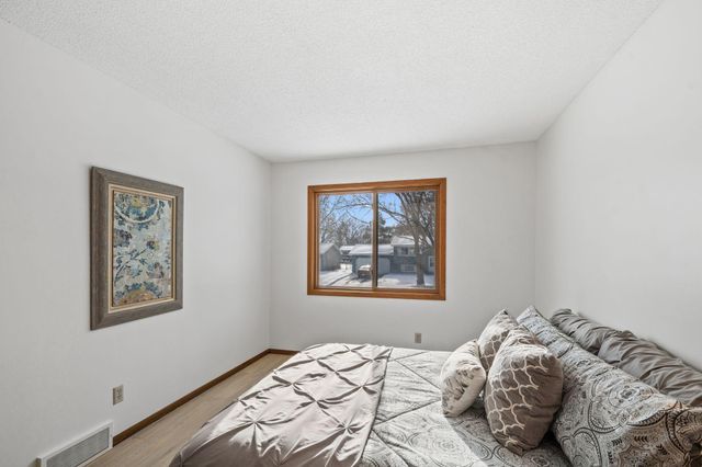 2200 74th Avenue N, Brooklyn Park, MN 55444