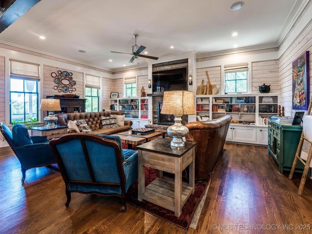 31 Boulevard, Carlton Landing, OK 74432