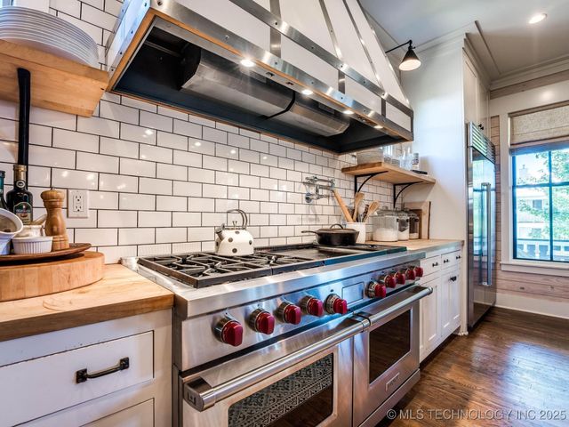 31 Boulevard, Carlton Landing, OK 74432