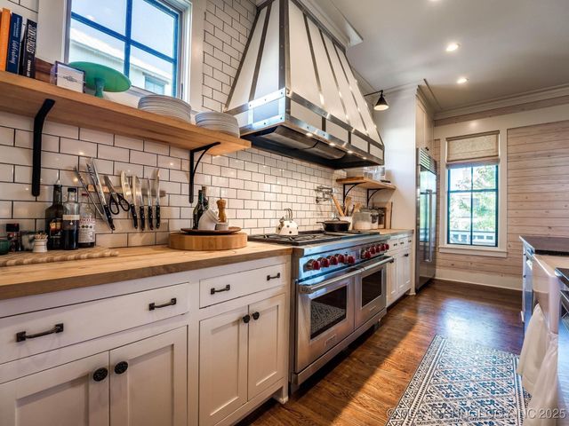 31 Boulevard, Carlton Landing, OK 74432