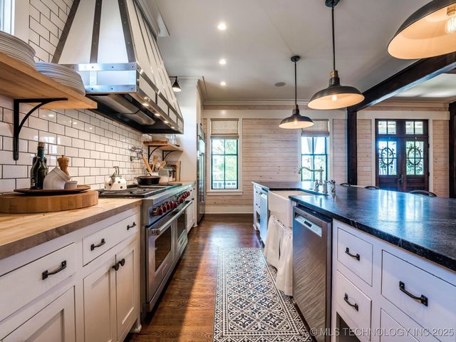 31 Boulevard, Carlton Landing, OK 74432