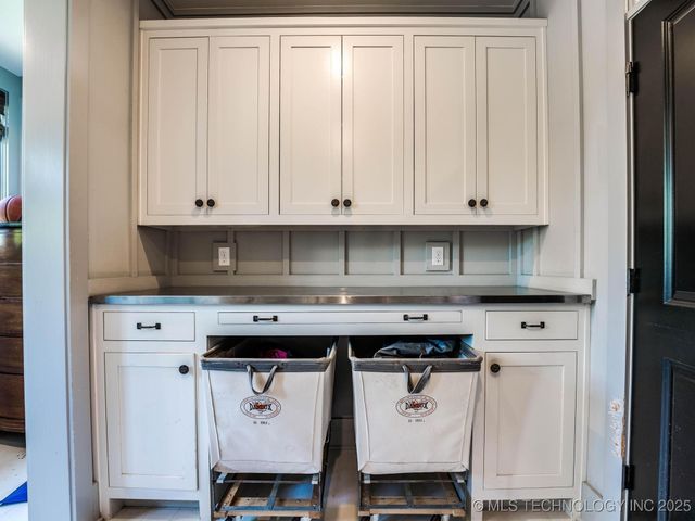 31 Boulevard, Carlton Landing, OK 74432