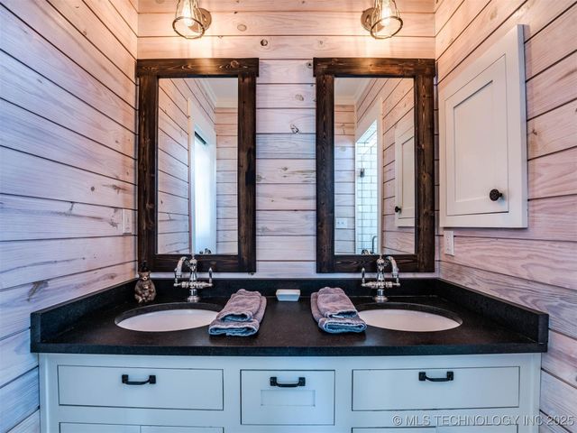 31 Boulevard, Carlton Landing, OK 74432