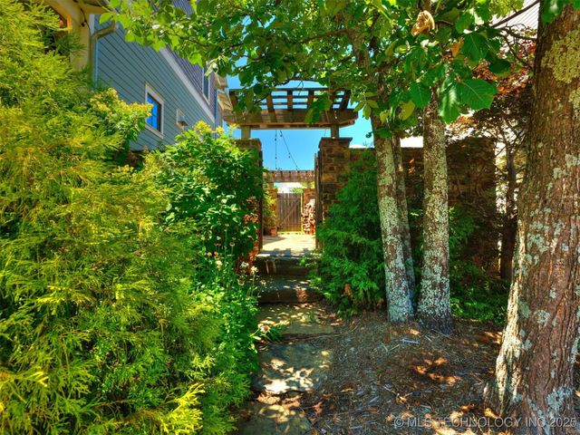 31 Boulevard, Carlton Landing, OK 74432