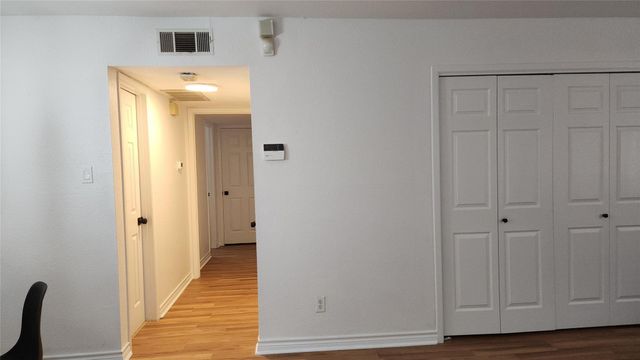2100 Wilcrest Drive 116, Houston, TX 77042