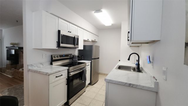 2100 Wilcrest Drive 116, Houston, TX 77042