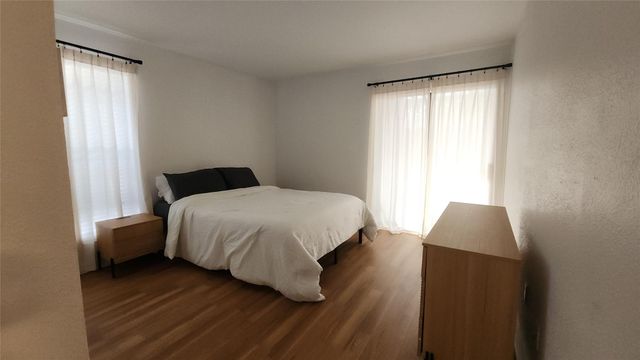 2100 Wilcrest Drive 116, Houston, TX 77042
