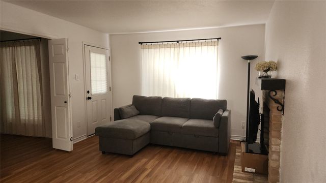 2100 Wilcrest Drive 116, Houston, TX 77042