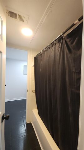 2100 Wilcrest Drive 116, Houston, TX 77042