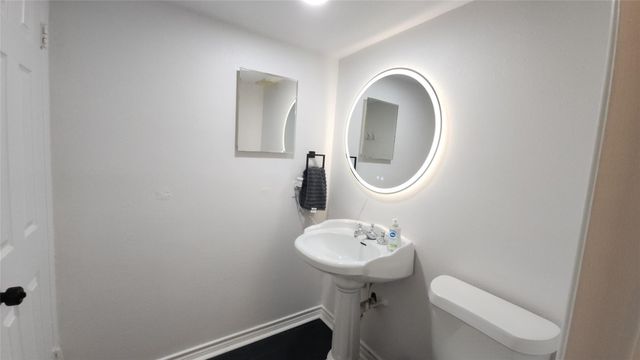 2100 Wilcrest Drive 116, Houston, TX 77042
