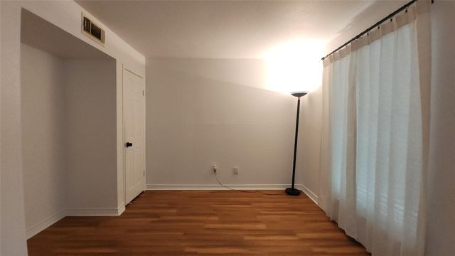 2100 Wilcrest Drive 116, Houston, TX 77042