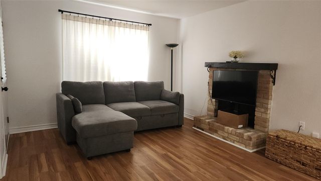 2100 Wilcrest Drive 116, Houston, TX 77042