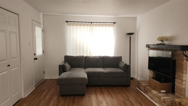2100 Wilcrest Drive 116, Houston, TX 77042