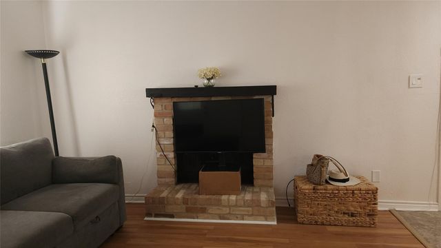 2100 Wilcrest Drive 116, Houston, TX 77042