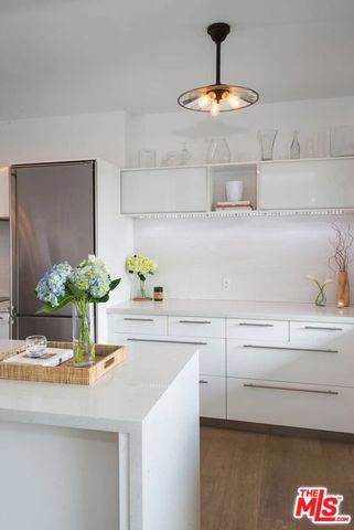 838 N DOHENY Drive 807, West Hollywood, CA 90069