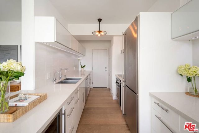 838 N DOHENY Drive 807, West Hollywood, CA 90069