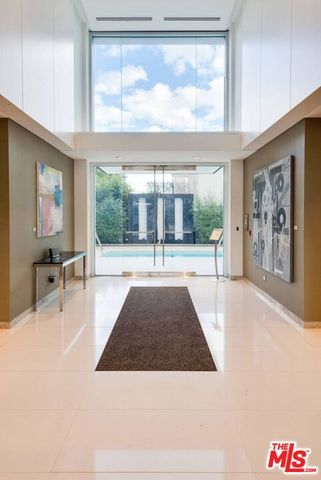 838 N DOHENY Drive 807, West Hollywood, CA 90069