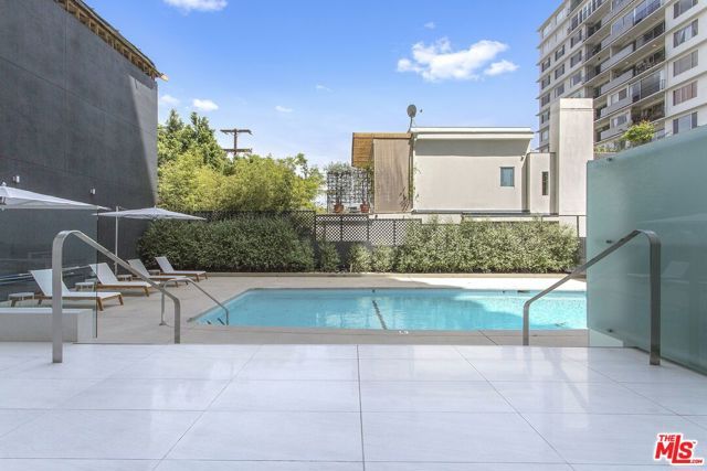 838 N DOHENY Drive 807, West Hollywood, CA 90069