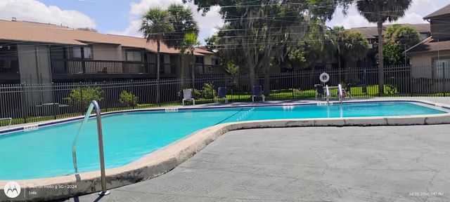 6328 NEWTOWN CIRCLE B2, Tampa, FL 33615