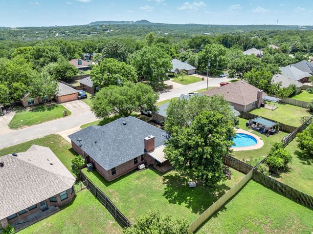 1510 Berry Patch Lane, Granbury, TX 76048