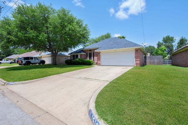 1510 Berry Patch Lane, Granbury, TX 76048