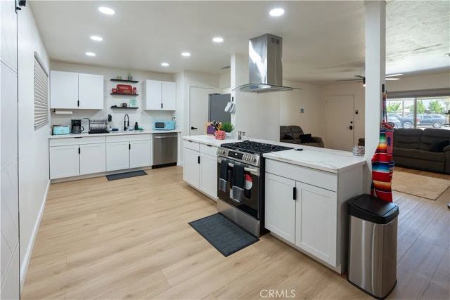 10955 Abby Lane, Hanford, CA 93230