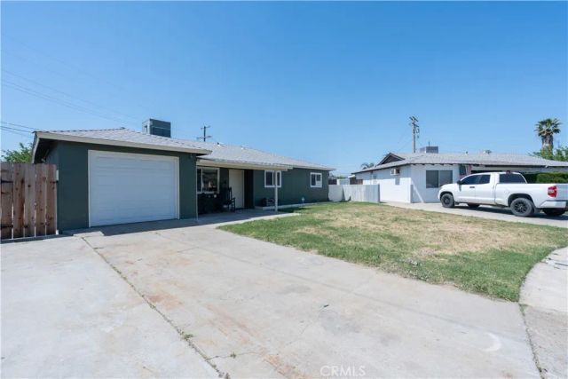 10955 Abby Lane, Hanford, CA 93230