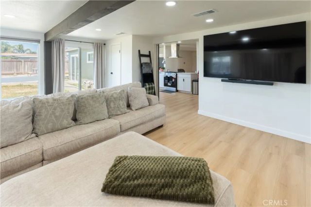 10955 Abby Lane, Hanford, CA 93230