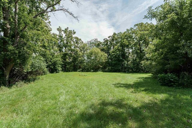 1000 Whitetail Drive, Fort Atkinson, WI 53538