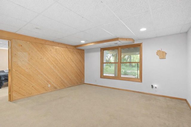 1000 Whitetail Drive, Fort Atkinson, WI 53538