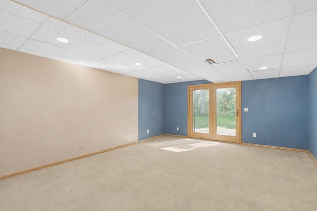 1000 Whitetail Drive, Fort Atkinson, WI 53538