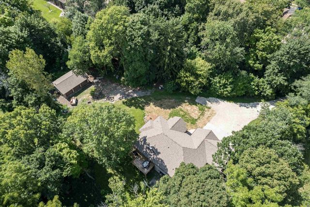 1000 Whitetail Drive, Fort Atkinson, WI 53538