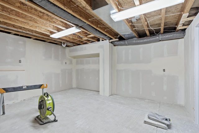 1000 Whitetail Drive, Fort Atkinson, WI 53538