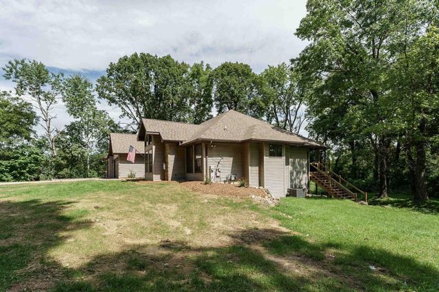 1000 Whitetail Drive, Fort Atkinson, WI 53538