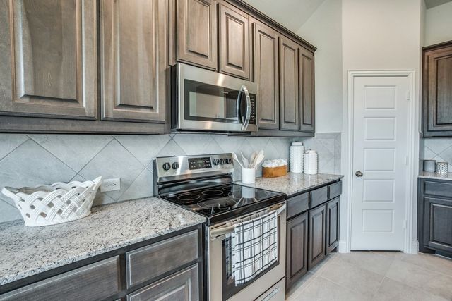 729 Stone Eagle Drive, Azle, TX 76020