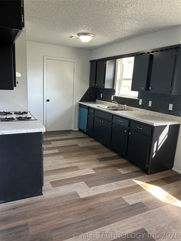 402 F Street, Stigler, OK 74462