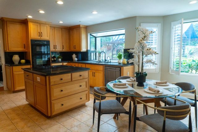 1814 Kern Loop, Fremont, CA 94539