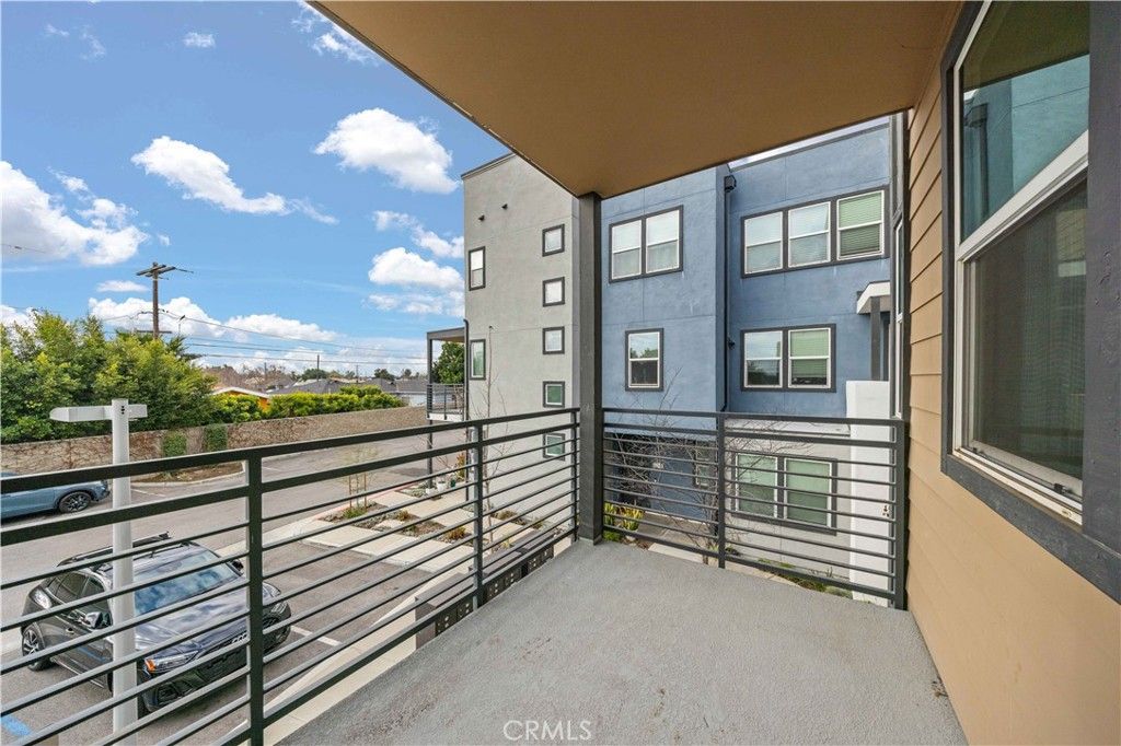 property-img