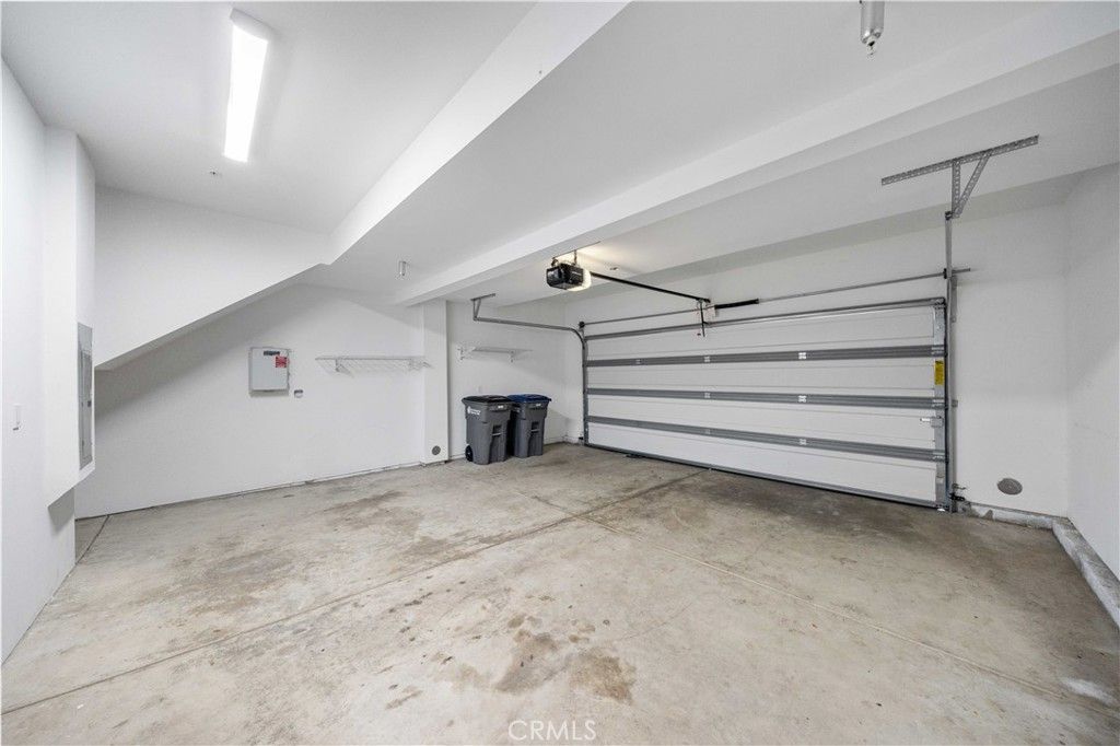 property-img