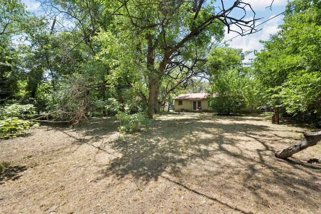 3812 Acree Street, Beverly Hills, TX 76711