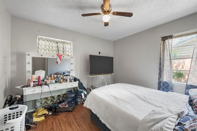 3812 Acree Street, Beverly Hills, TX 76711